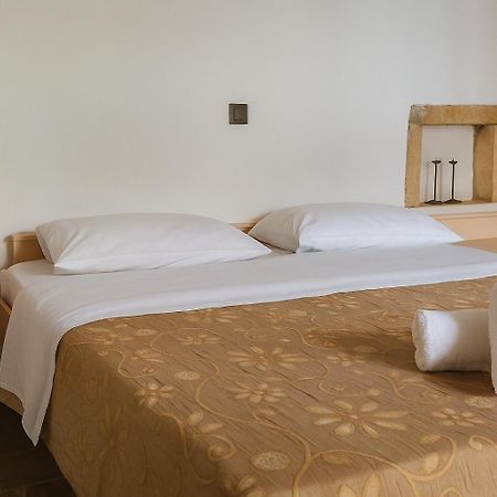 Menexes Suites Monemvasía Exteriör bild