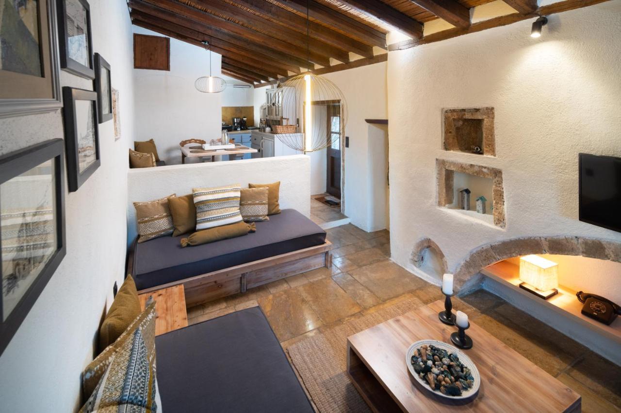 Menexes Suites Monemvasía Exteriör bild