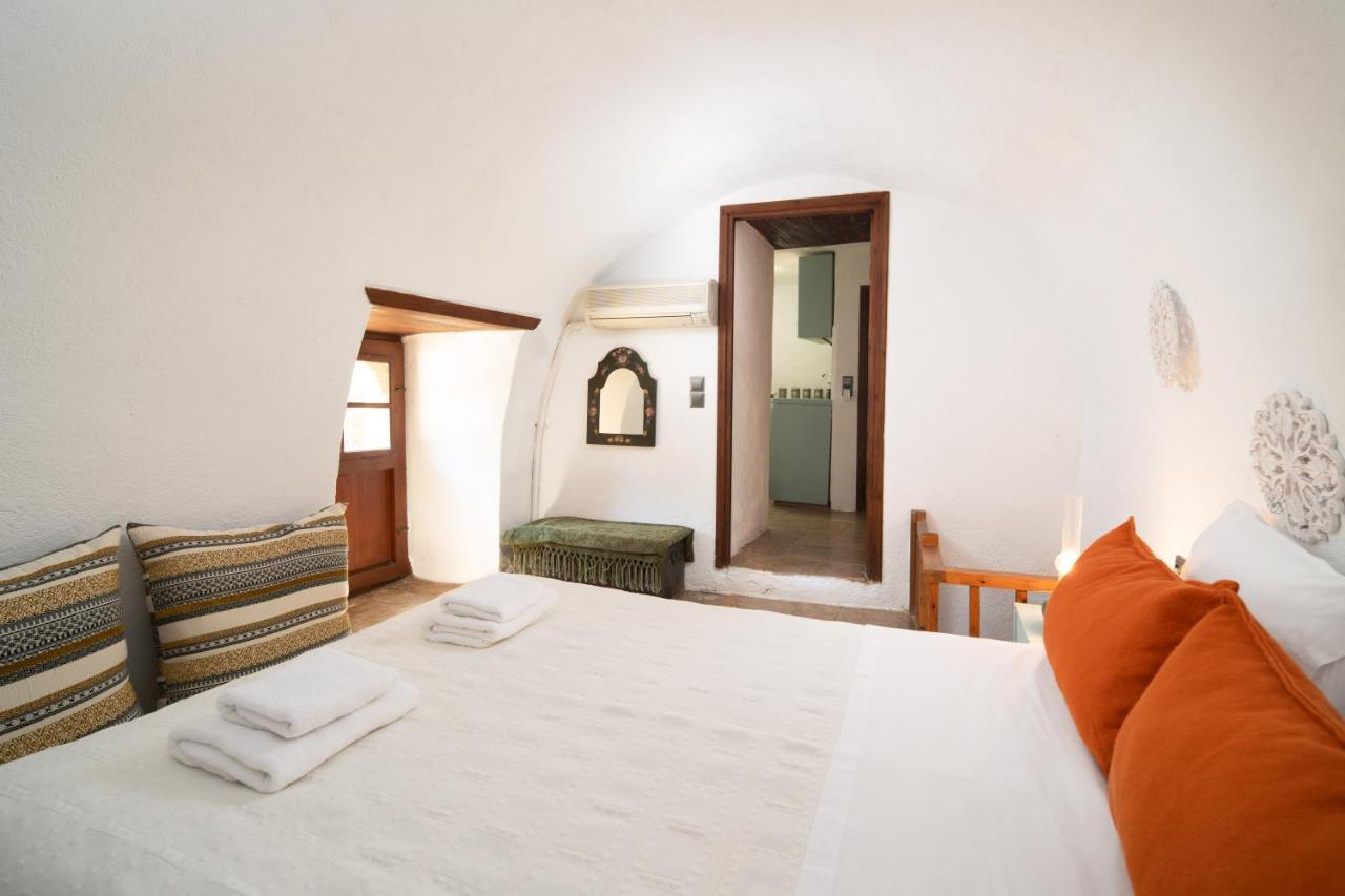 Menexes Suites Monemvasía Exteriör bild